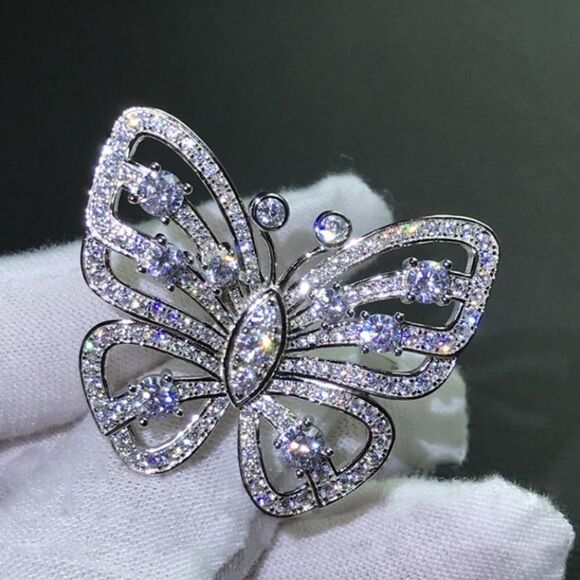 Jewelry - NEW! Dainty 18K White Gold & Sterling Silver Diamond Butterfly Ring